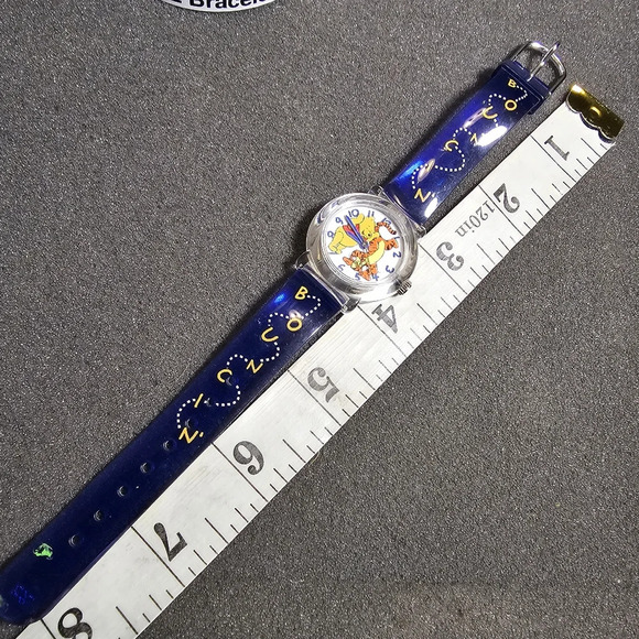 Timex Rewound Kids Winnie The Pooh Blue/Purple and White Quartz Watch Working F4 - Picture 2 of 9